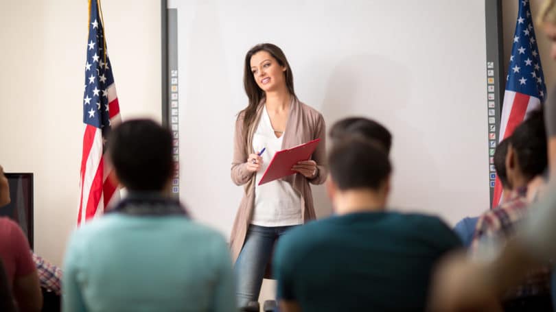 Auxiliares de enseñanza de la vida académica
