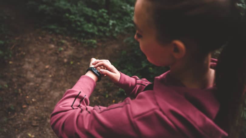 Reloj inteligente para ejercicio con seguimiento de calorías al aire libre