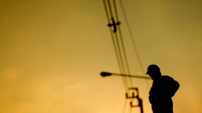 Trabajador de la construcción Horizon silueta Atardecer