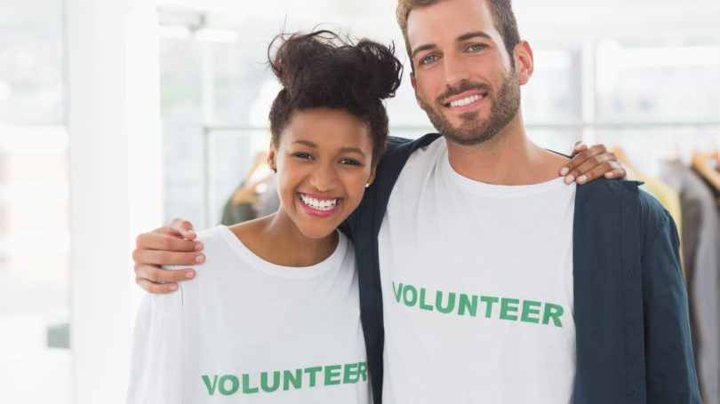 Pareja Voluntariado Juntos Caridad