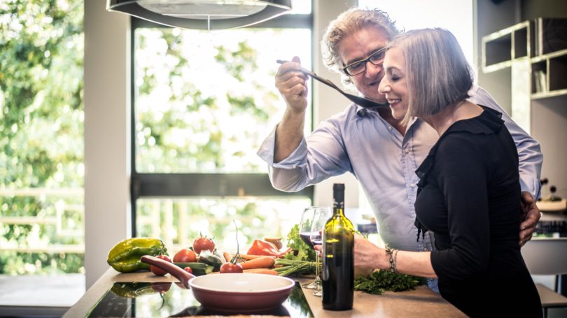 Pareja Ancianos Cocinar Juntos Cocina Comida Romántica
