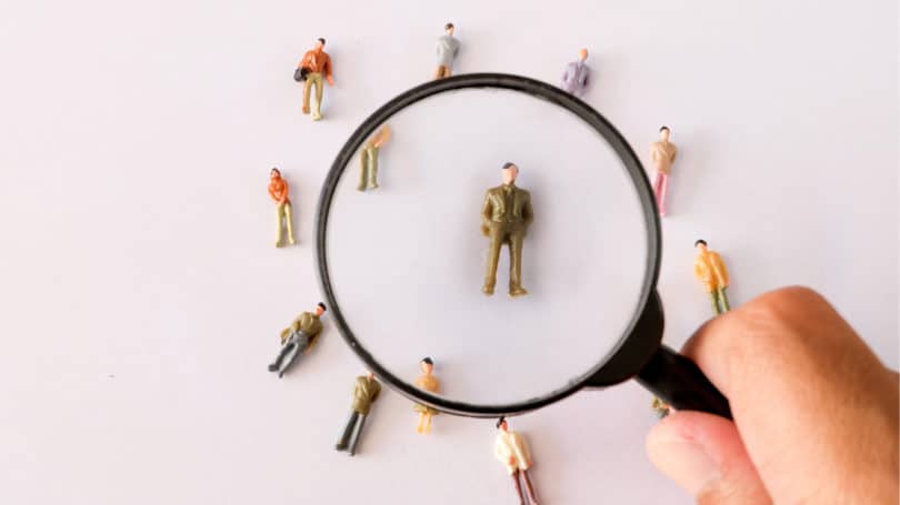 Lupa de detección de empleados