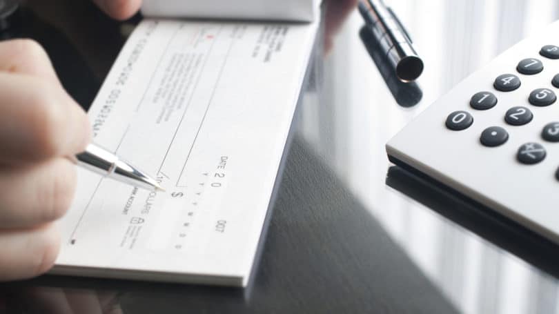 Nunca lleve cheques en blanco