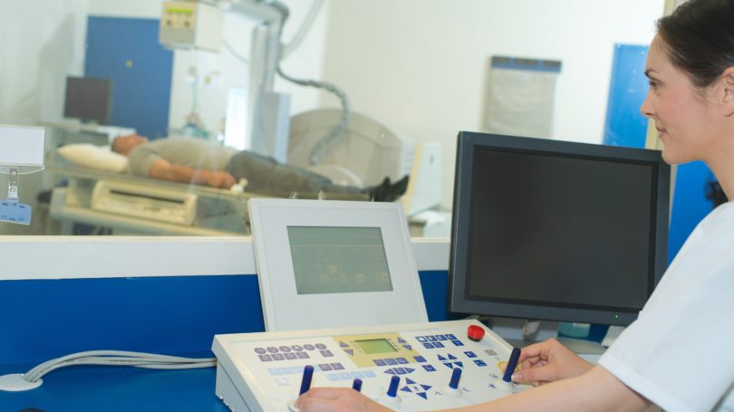 Panel de control de tecnólogo en medicina nuclear