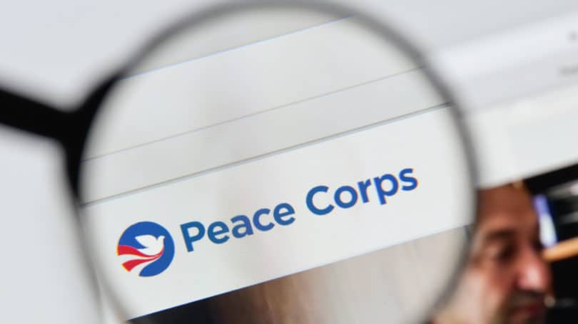 Lupa del sitio web del Cuerpo de Paz