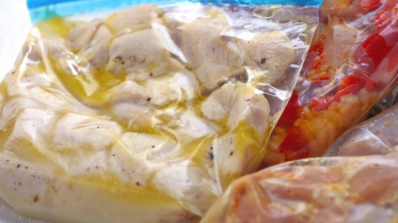 comidas congeladas de pollo en olla de barro