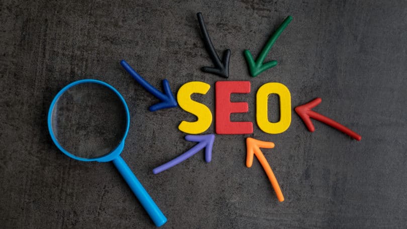 Seo Letras Coloridas Flechas Búsqueda Lupa