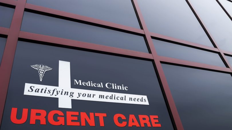 Edificio de la clínica médica de atención urgente