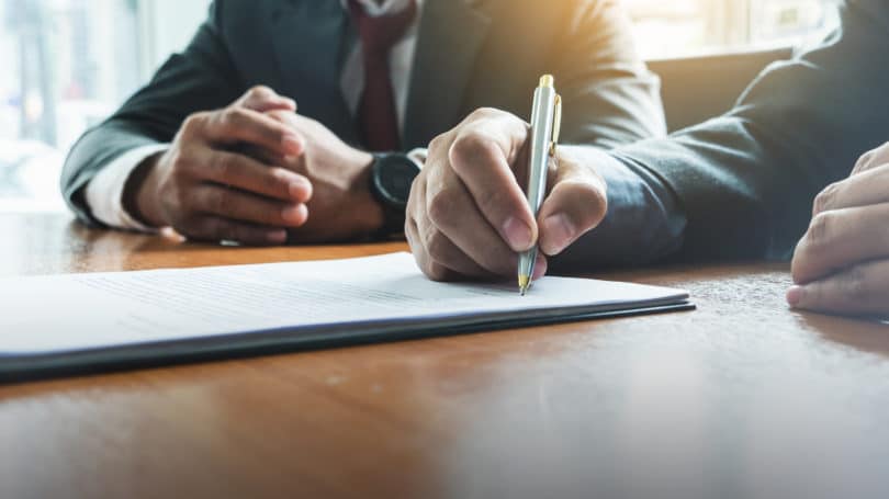Abogado Contratista Firma Hombre Cierre Inversión