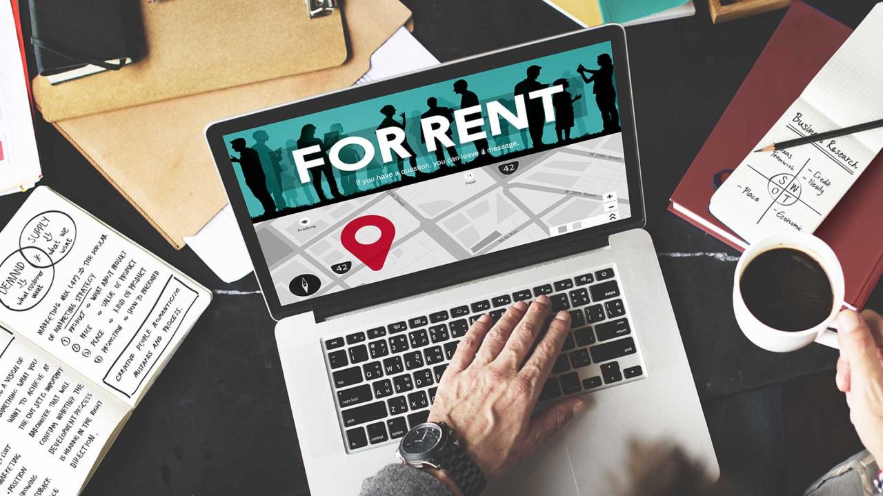 se alquila palabra en laptop en la mesa